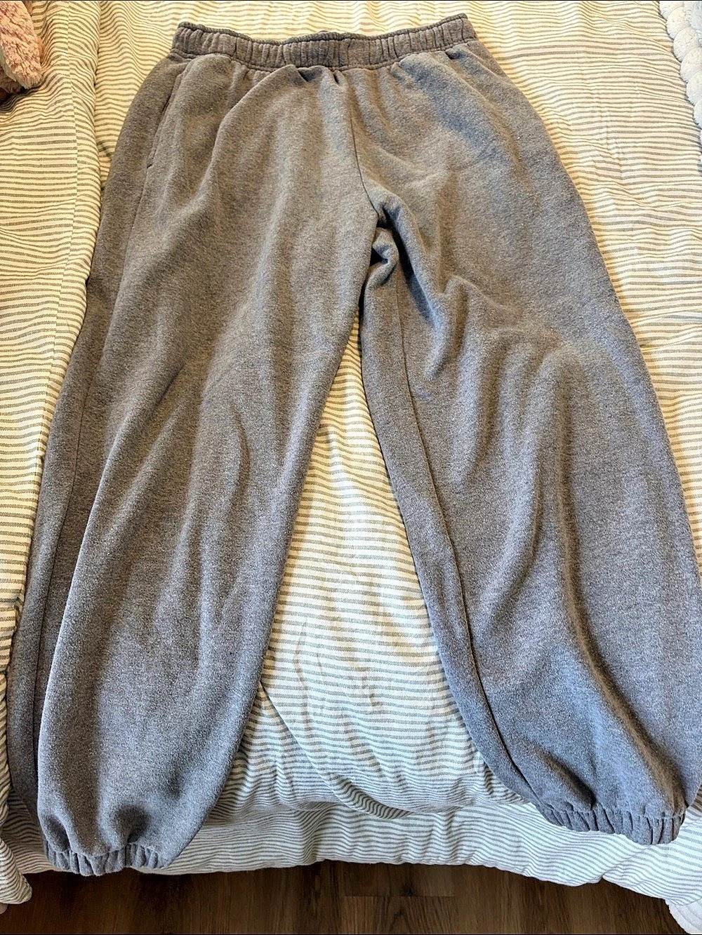 Wild Fable Mid-Rise Wide Leg Sweatpants Gray